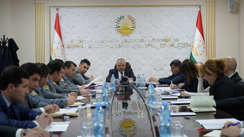 Holding a round table dedicated to the "Human Rights Day" at the agency