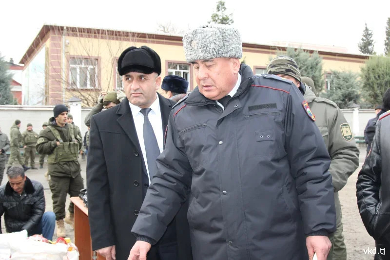 Новогодняя продовольственная ярмарка для сотрудников милиции