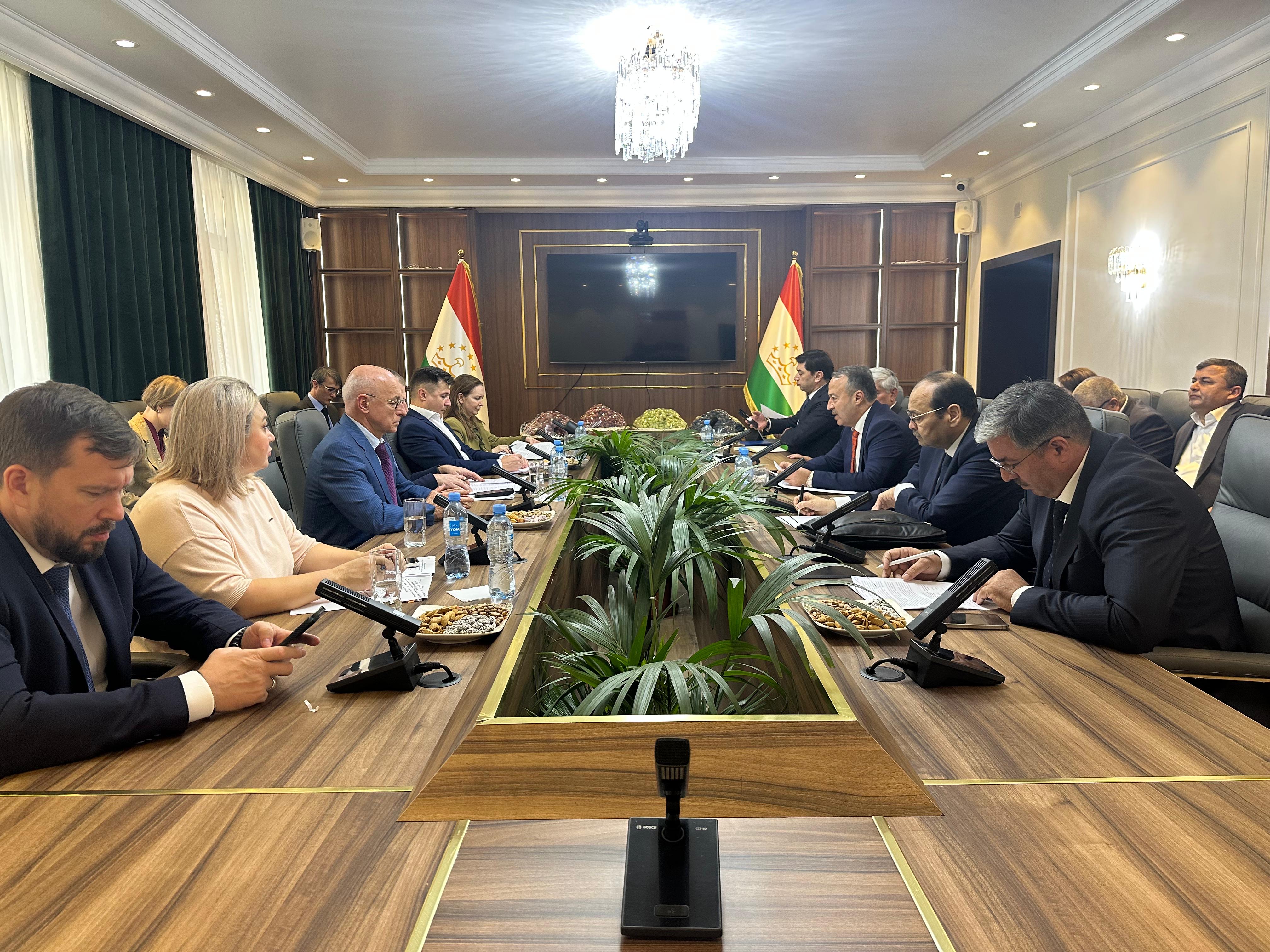 Вохӯрии директори Агентии содироти назди Ҳукумати Ҷумҳурии Тоҷикистон бо Ҳайати меҳмонони Россия