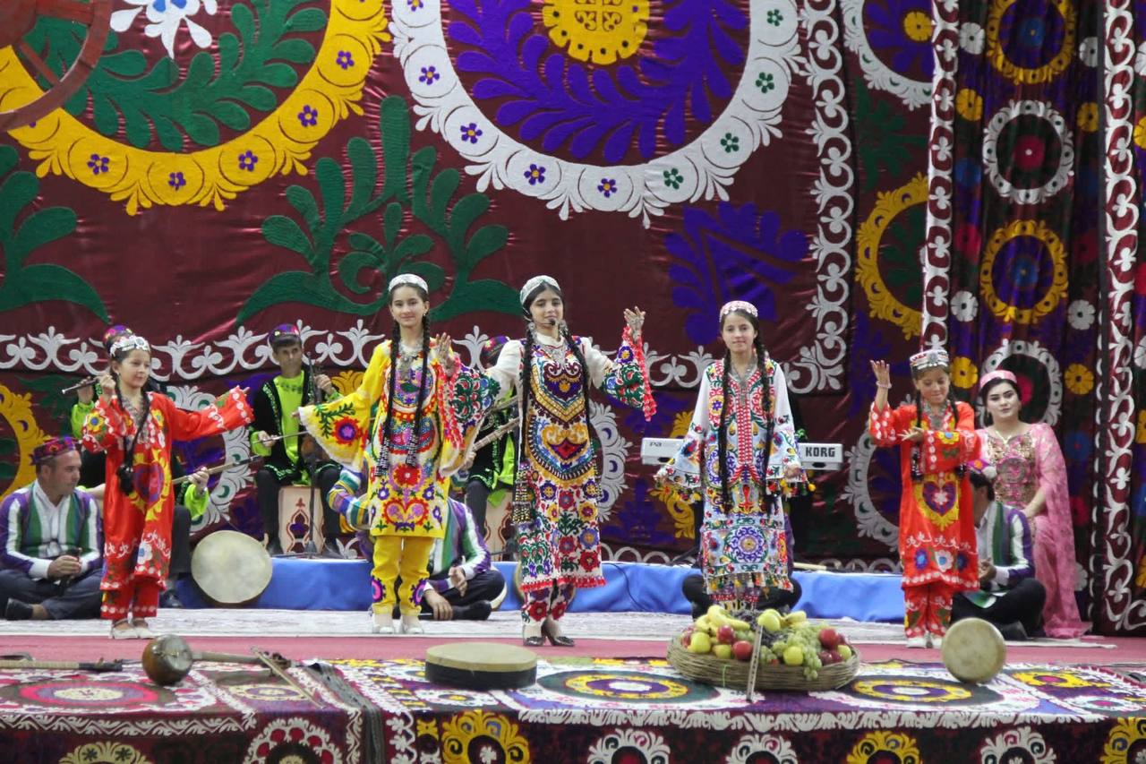 ТАҶЛИЛИ ШУКӮҲМАНДИ РӮЗИ ФАЛАК