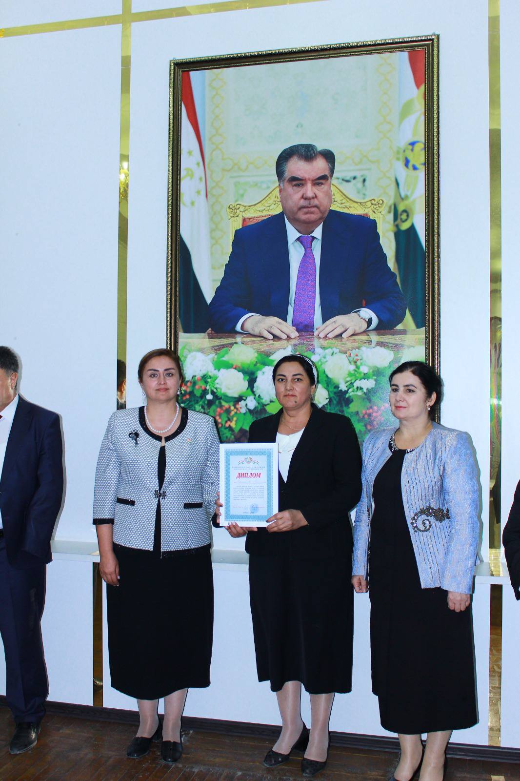 Ҷамъбасти даври минтақавии озмуни «Беҳтарин хизматчии давлатӣ аз ҳисоби занон»