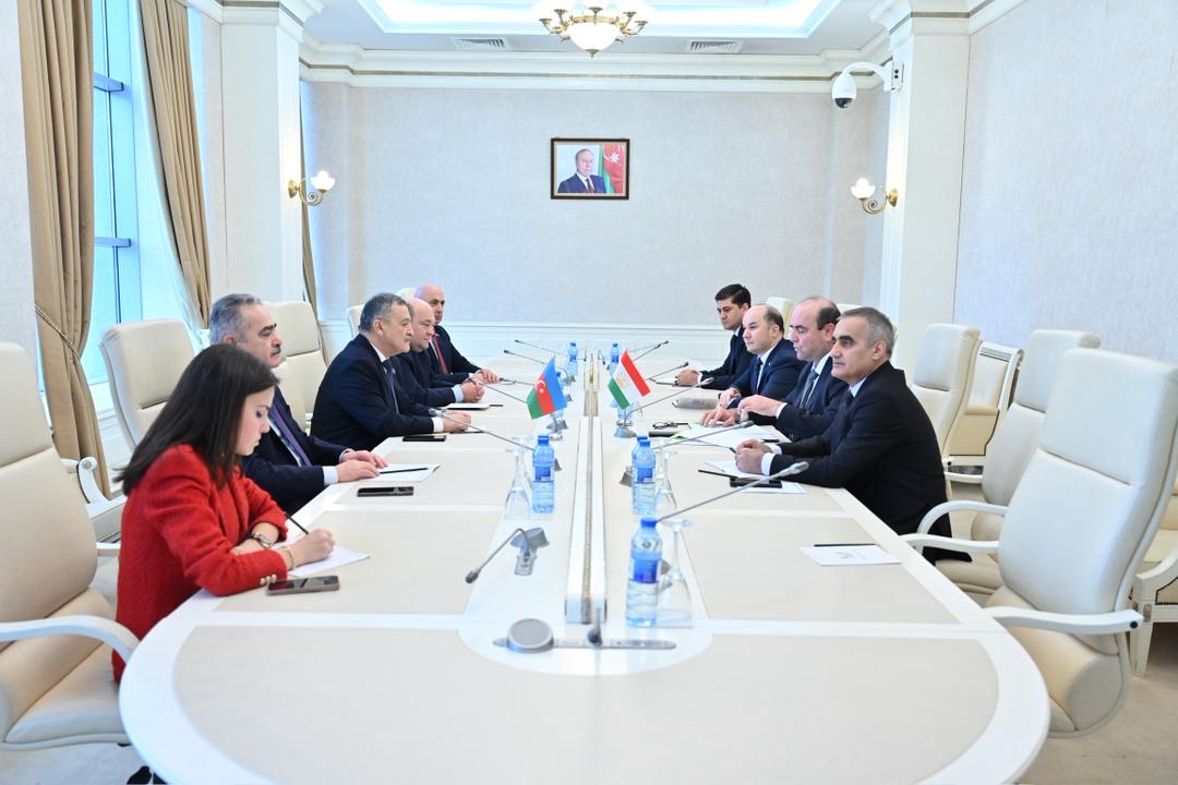 Азиззода  Ғайрат  бо ҳайати гурӯҳи дӯстӣ ва ҳамкориҳои байнипарламентии Маҷлиси Миллии Ҷумҳурии Озарбойҷон мулоқот намуд