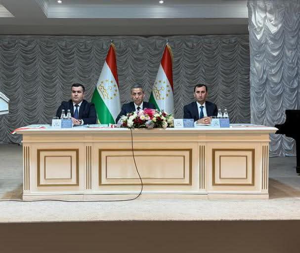 Таҷлили ҷашни истиқлоли давлатӣ дар Агентии назорат дар соҳаи маориф ва илми назди Президненти Ҷумҳурии Тоҷикистон