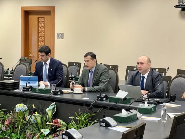 Дар шаҳри Ҷиддаи Арабистони Саудӣ ҷаласаи корӣ бо иштироки муовини якуми вазири молияи Ҷумҳурии Тоҷикистон Маҷидӣ Юсуф Хайрулло ва ҳайати Департаменти банақшагирии молиявӣ ва таҳлилии Гурӯҳи Бонки Исломии Рушд баргузор гардид.