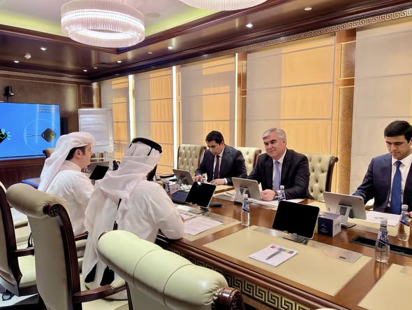 Мулоқоти Вазири молияи Ҷумҳурии Тоҷикистон Қаҳҳорзода Файзиддин Саттор бо Директори генералии Бонки Қатарии Рушд