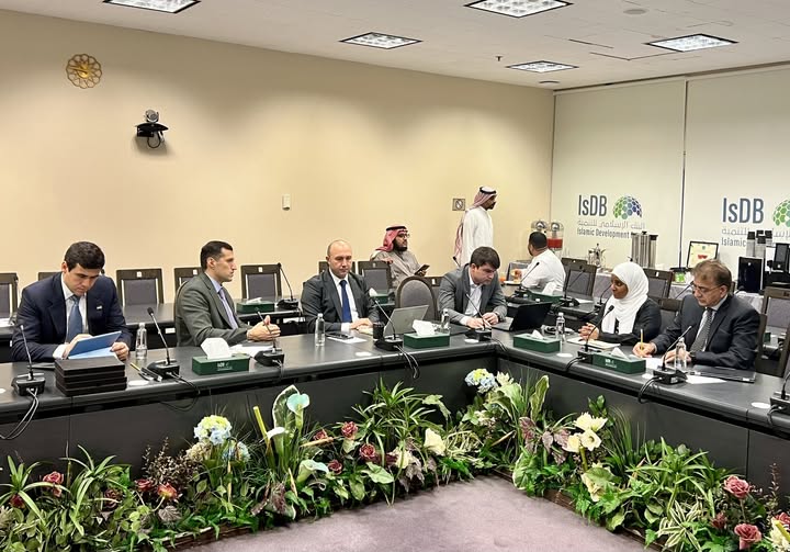 Мулоқоти муовини якуми вазири молия Маҷидӣ Юсуф Хайрулло бо директори департаменти харид муҳтарам Аамир Мир