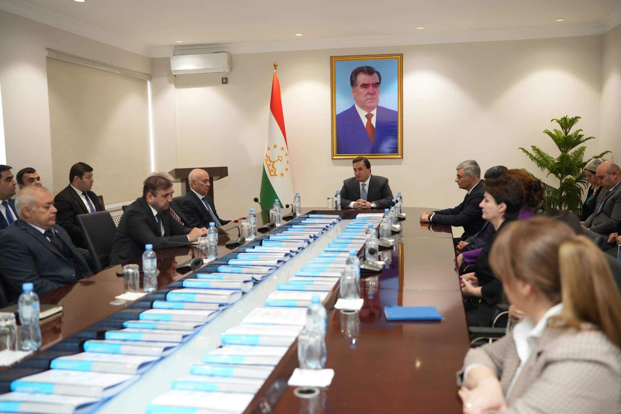 ТАШАББУСҲОИ ҶАҲОНИИ ПЕШВОИ МИЛЛАТ ВА  ДАСТОВАРДҲОИ ЗАМОНИ ИСТИҚЛОЛ