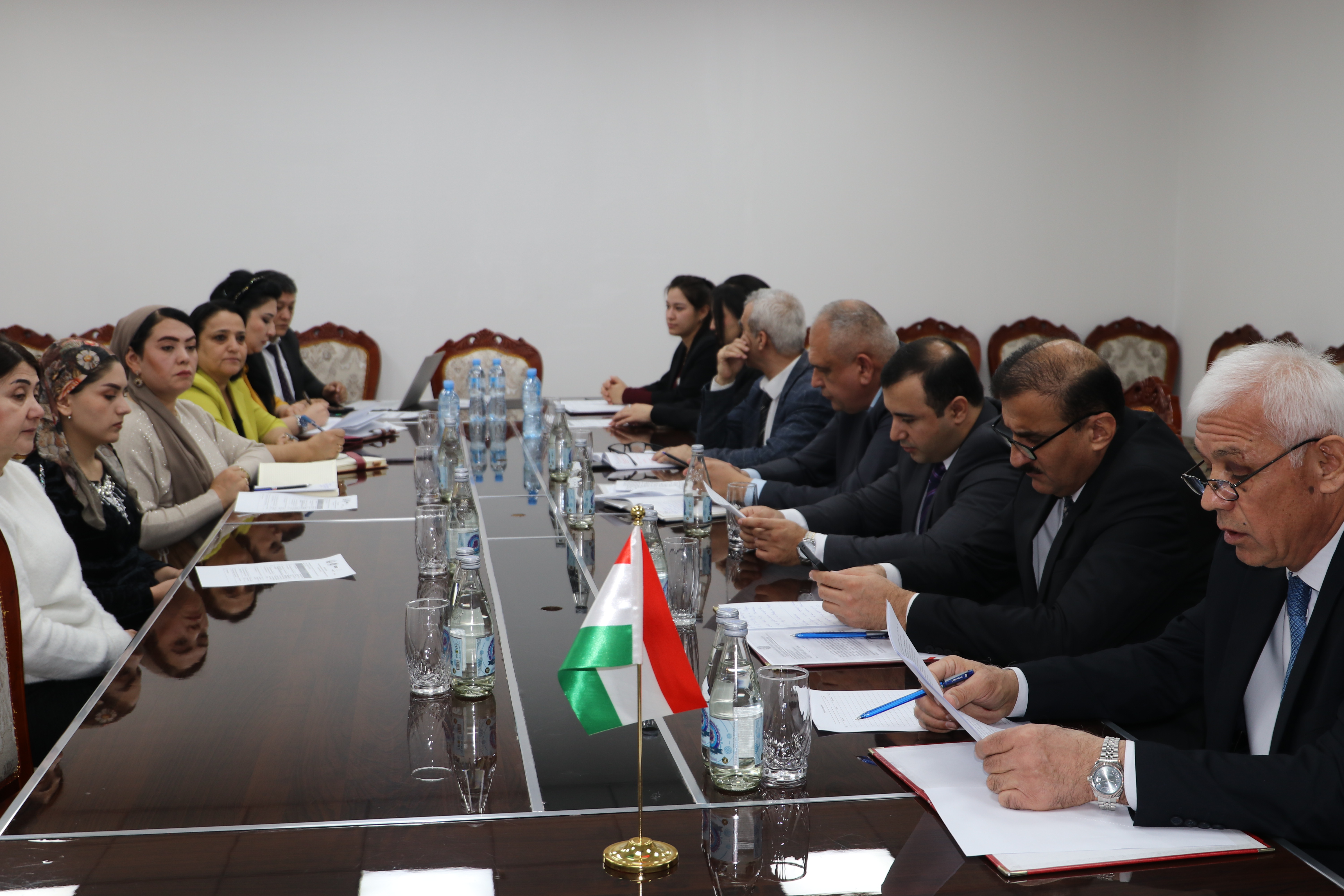 Круглый стол, посвященный обсуждению обеспечения доступа к судебному правосудию по вопросам охраны окружающей среды