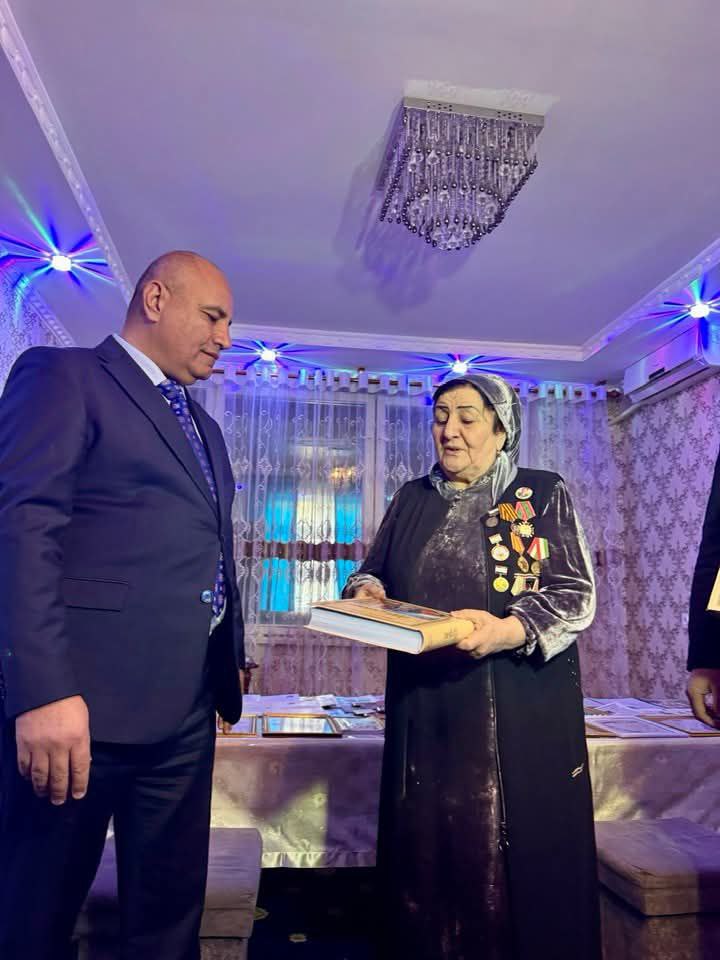 Тақдими “Шоҳнома” Туҳфаи Пешвои миллат ба сокинони шаҳри Бохтар