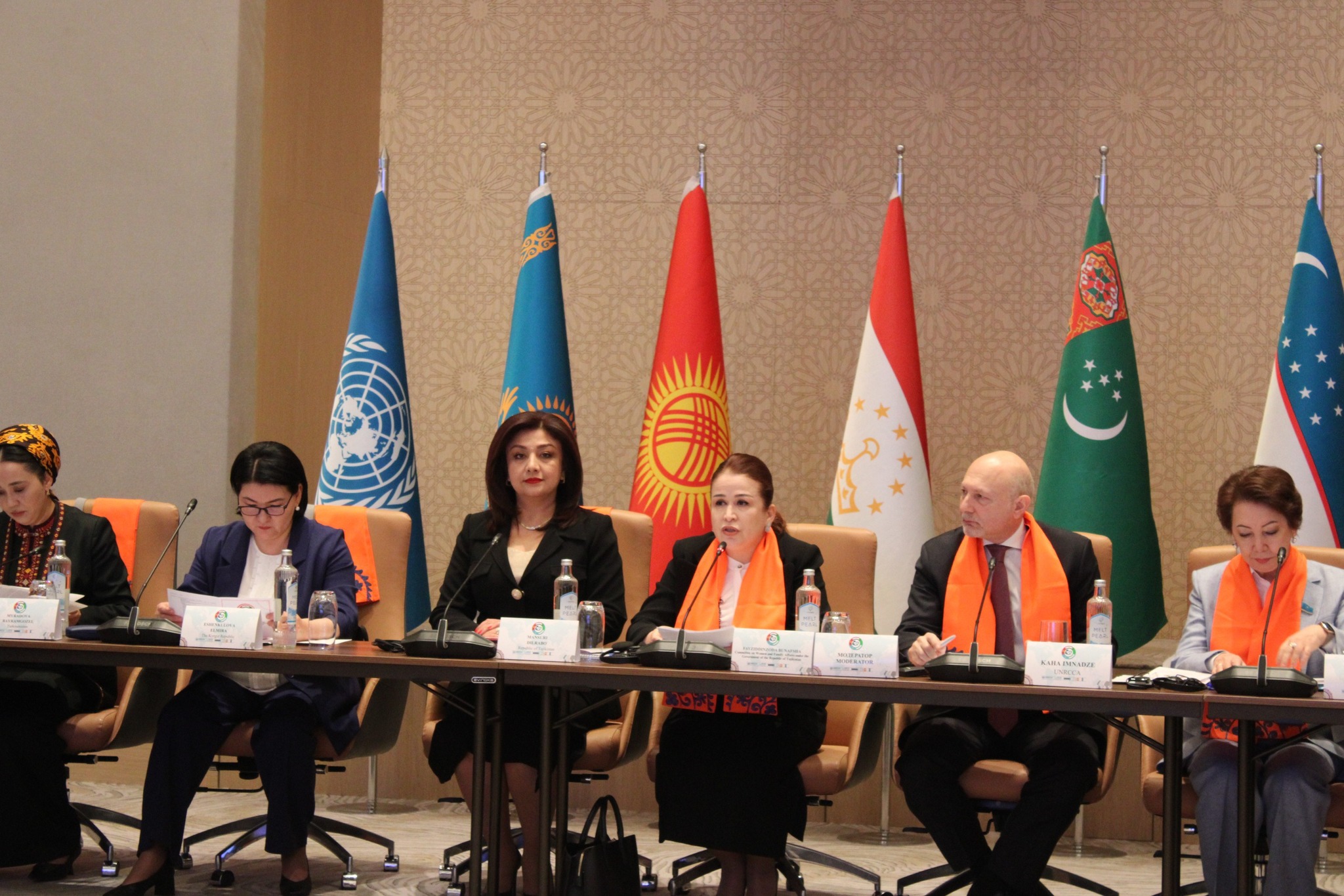 МУКОЛАМАИ ЗАНОНИ ОСИЁИ МАРКАЗӢ. Форуми «Занон, сулҳ ва амният» дар Душанбе