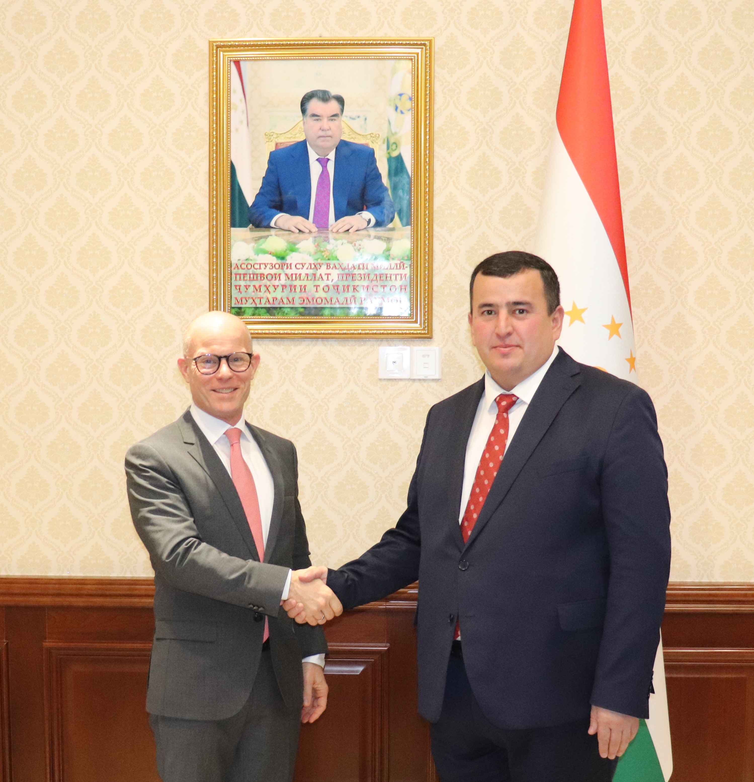 Вохӯрии Вазири рушди иқтисод ва савдо бо ҳайати Ҷамъияти олмонии ҳамкории байналмилалӣ