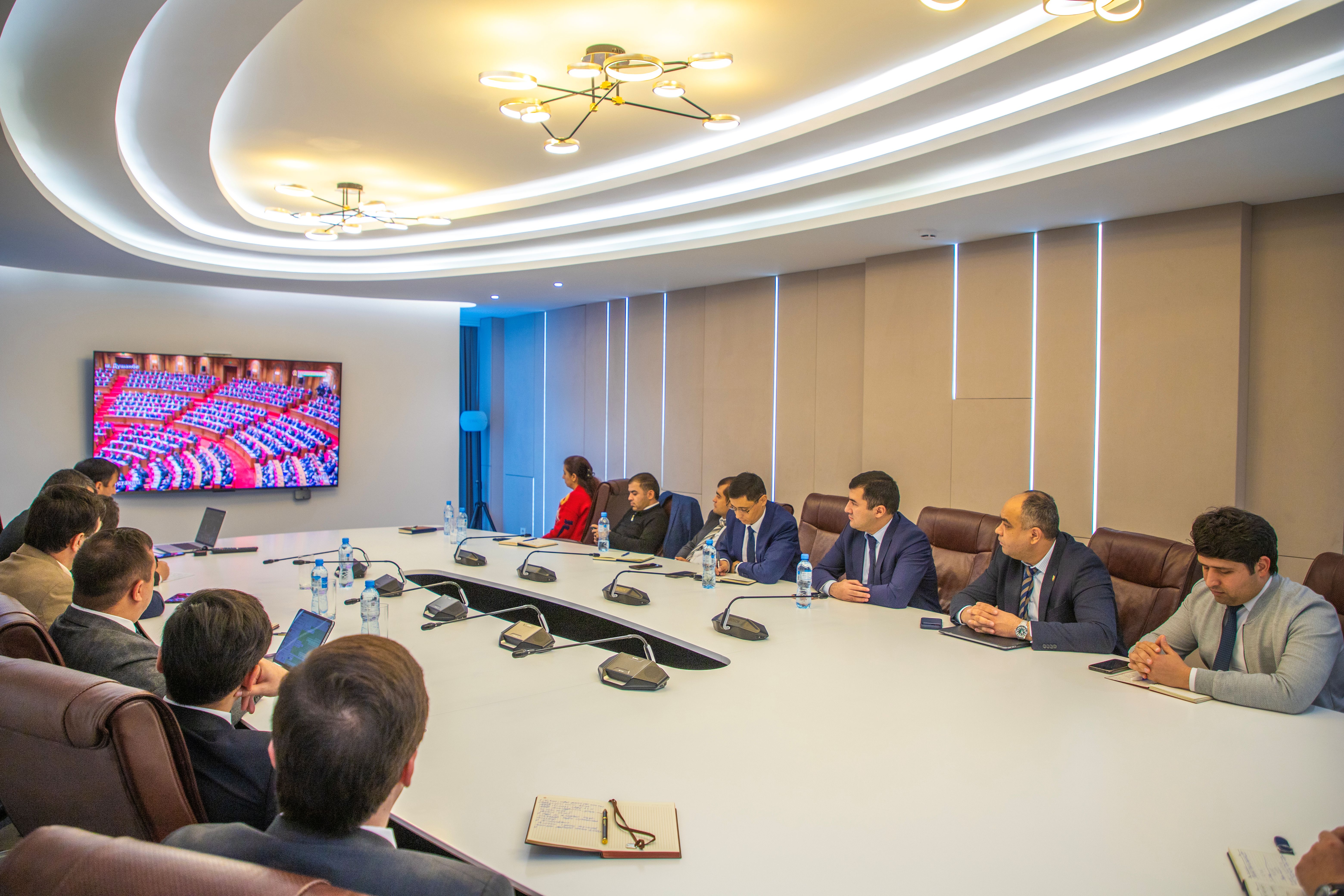 Коллективный просмотр Послания Президента Республики Таджикистан