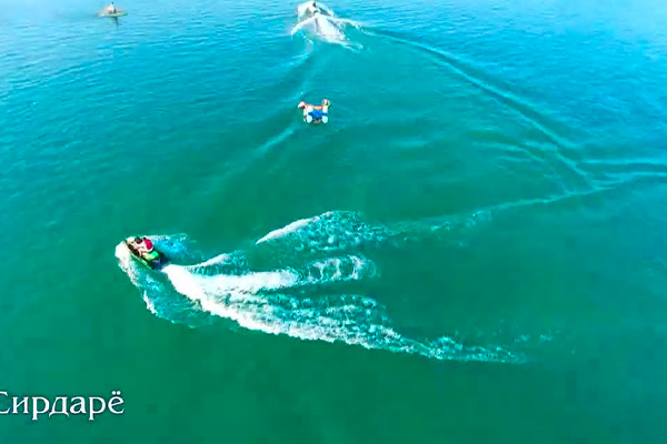 Наҷоти ду ғарқшуда дар рӯди Сир