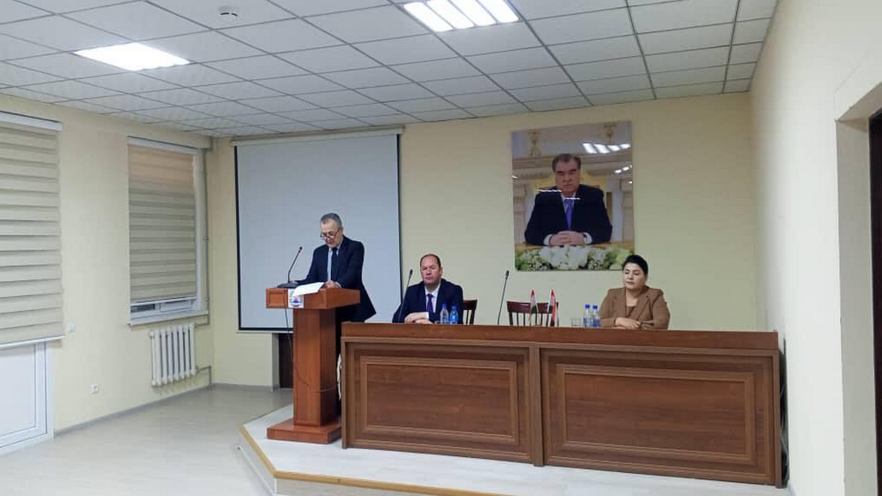 Holding a Meeting at the Branch of the National Bank of Tajikistan in the City of Khorog