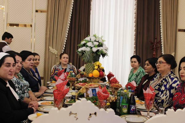 Чорабинии сиёсию фарҳангӣ таҳти унвони “Зан ва замон: 26-соли музафариятҳо”