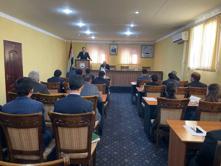 Отпразднование Дня Президента Республики Таджикистан в Комитете по развитию местных органов власти при Президенте Республики Таджикистан