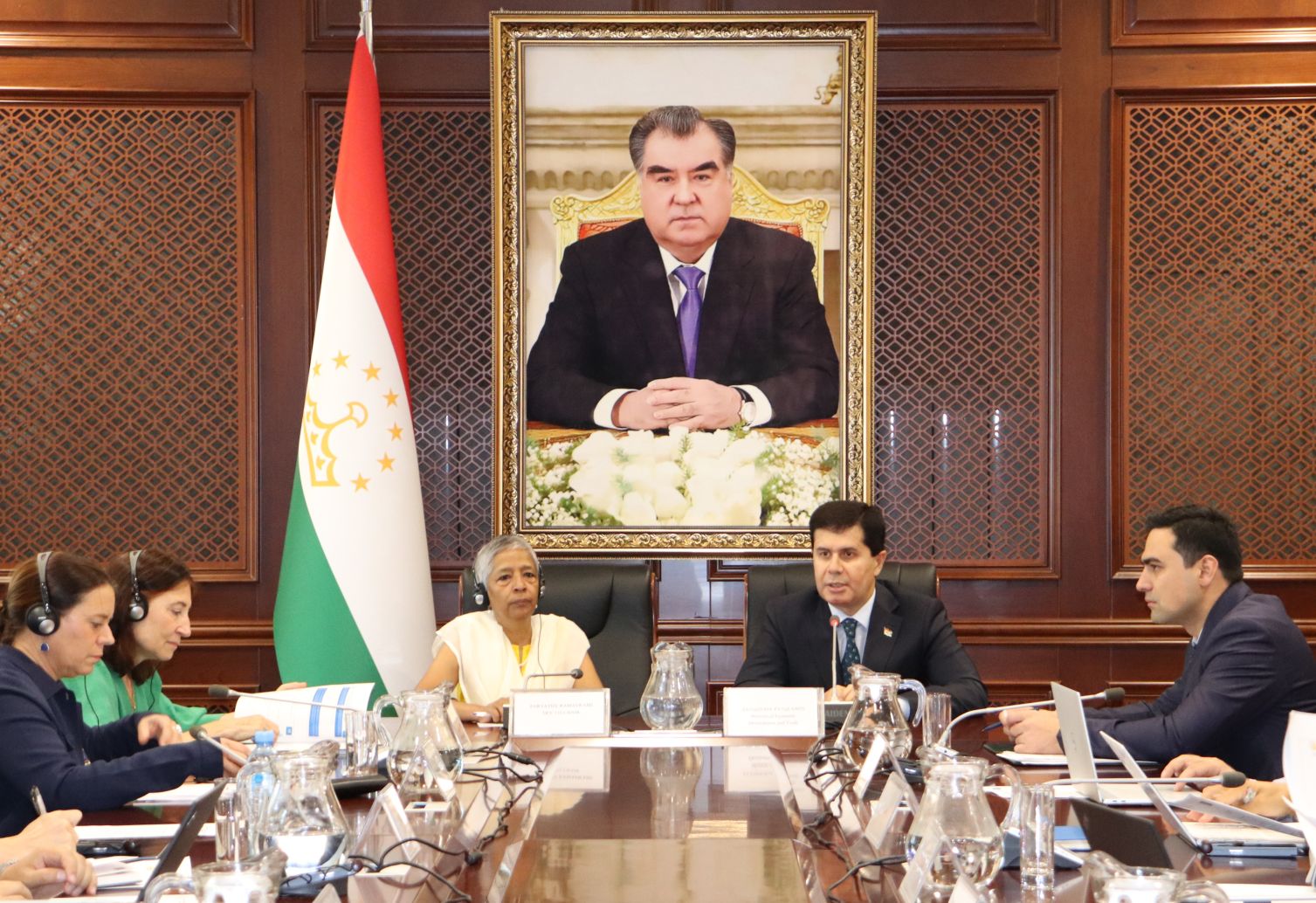 Муаррифӣ ва баррасии лоиҳаи Барномаи миллии рушди Ҷумҳурии Тоҷикистон барои солҳои 2026–2030 бо намояндагони шарикони рушд ва ҷомеаи шаҳрвандӣ