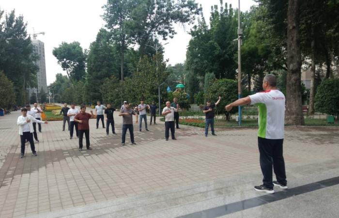 «Нация с крепким телом также сильна духом и непобедима.»