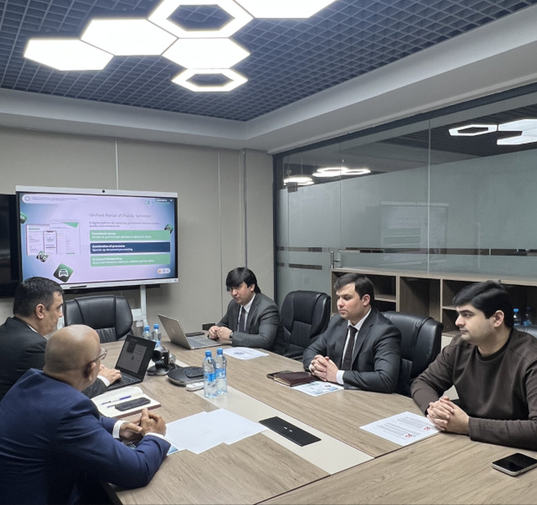 Таҳкими ҳамкориҳо дар самти рақамикунонӣ бо шарикони рушд