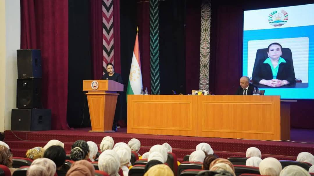 "МАҚОМИ ЗАН ДАР МЕҲВАРИ ПАЁМ: АЗ СУХАН ТО АМАЛ". Таҳти ин унвон дар ноҳияи Ёвон ҳамоиши занону духтарон доир шуд