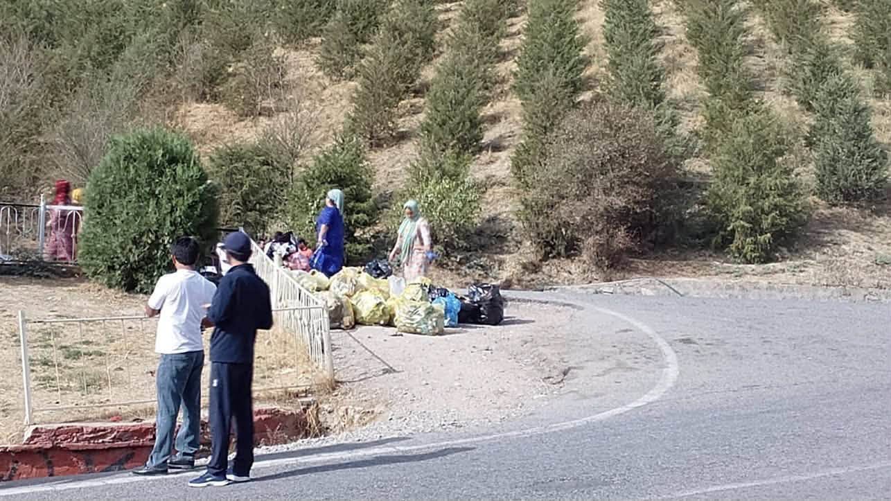 Holding the “Cleanliness of Communities” and “Cleanliness of Highways” Campaigns in the City of Nurek