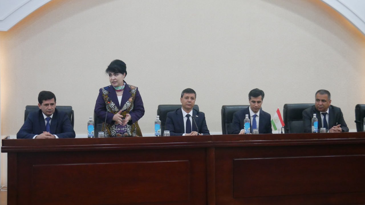 Дар Китобхонаи миллӣ даври ниҳоии Озмуни ҷумҳуриявии “Донандаи беҳтарини асарҳои Пешвои миллат” оғоз шуд