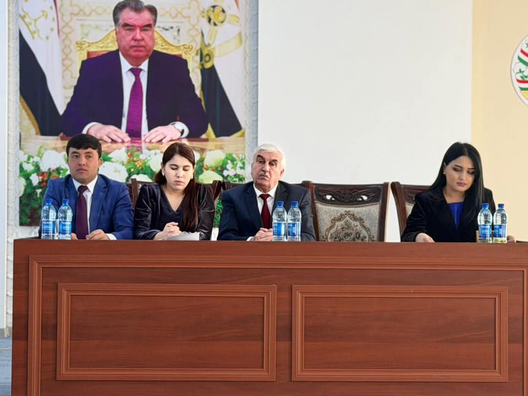 A meeting using the “school-to-school” method in the Firdavsi district of the city of Dushanbe.