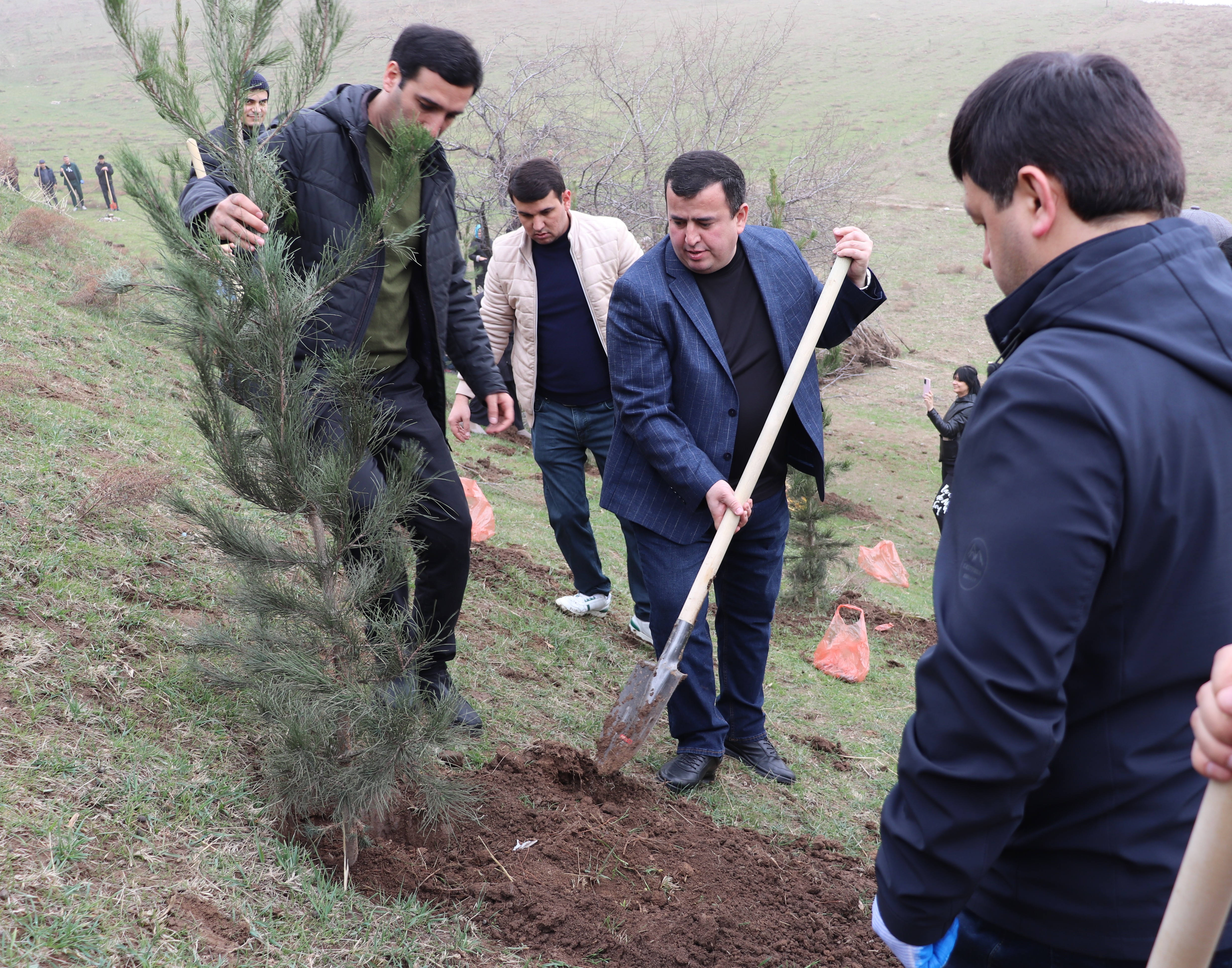 Participation of the leadership and staff of the Ministry of Economic Development and Trade and its subordinate agencies in a tree planting campaign