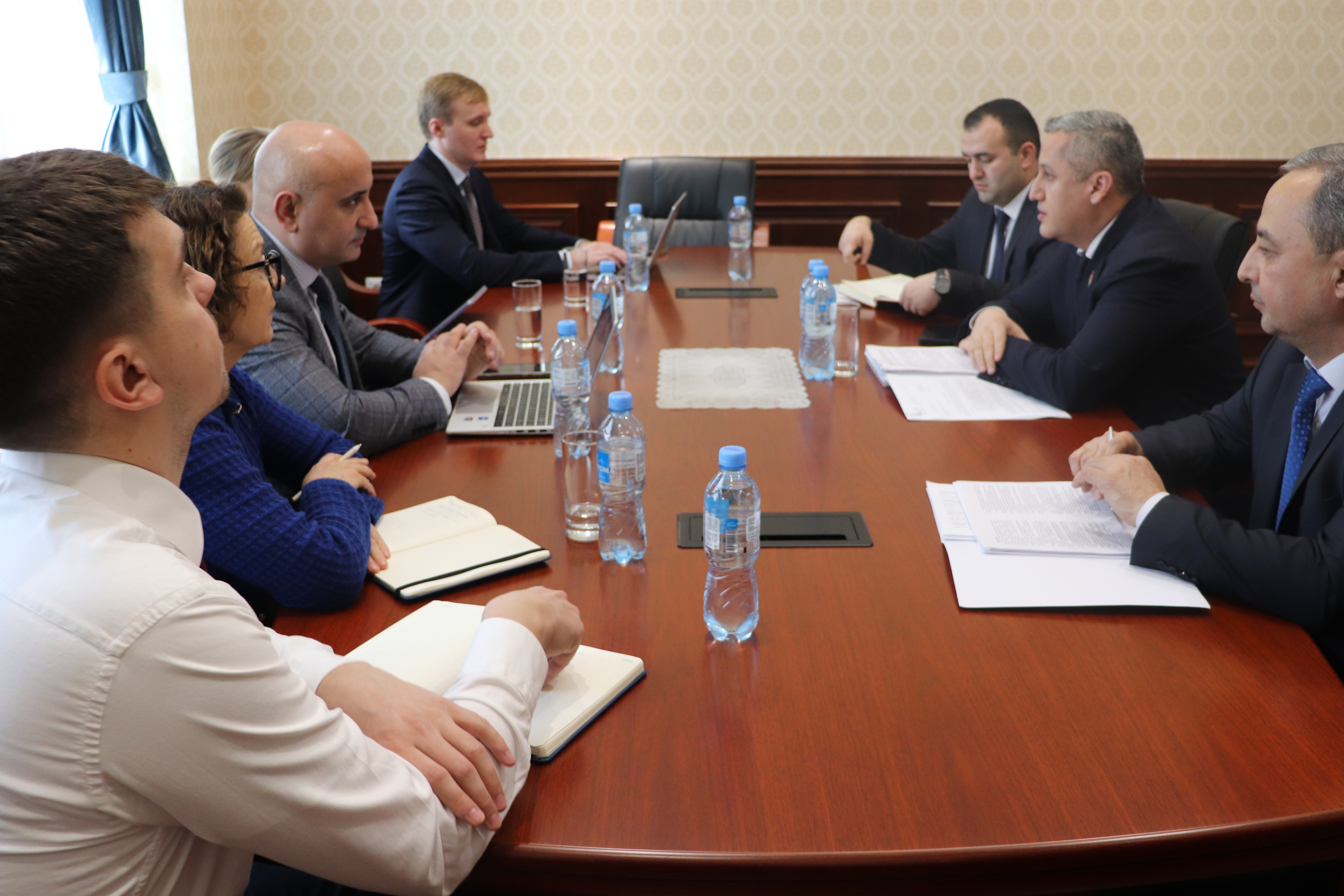 Мулоқоти муовини вазири рушди иқтисод ва савдо бо намояндагони Фонди Авруосиёии Муътадилгардонӣ ва Рушд