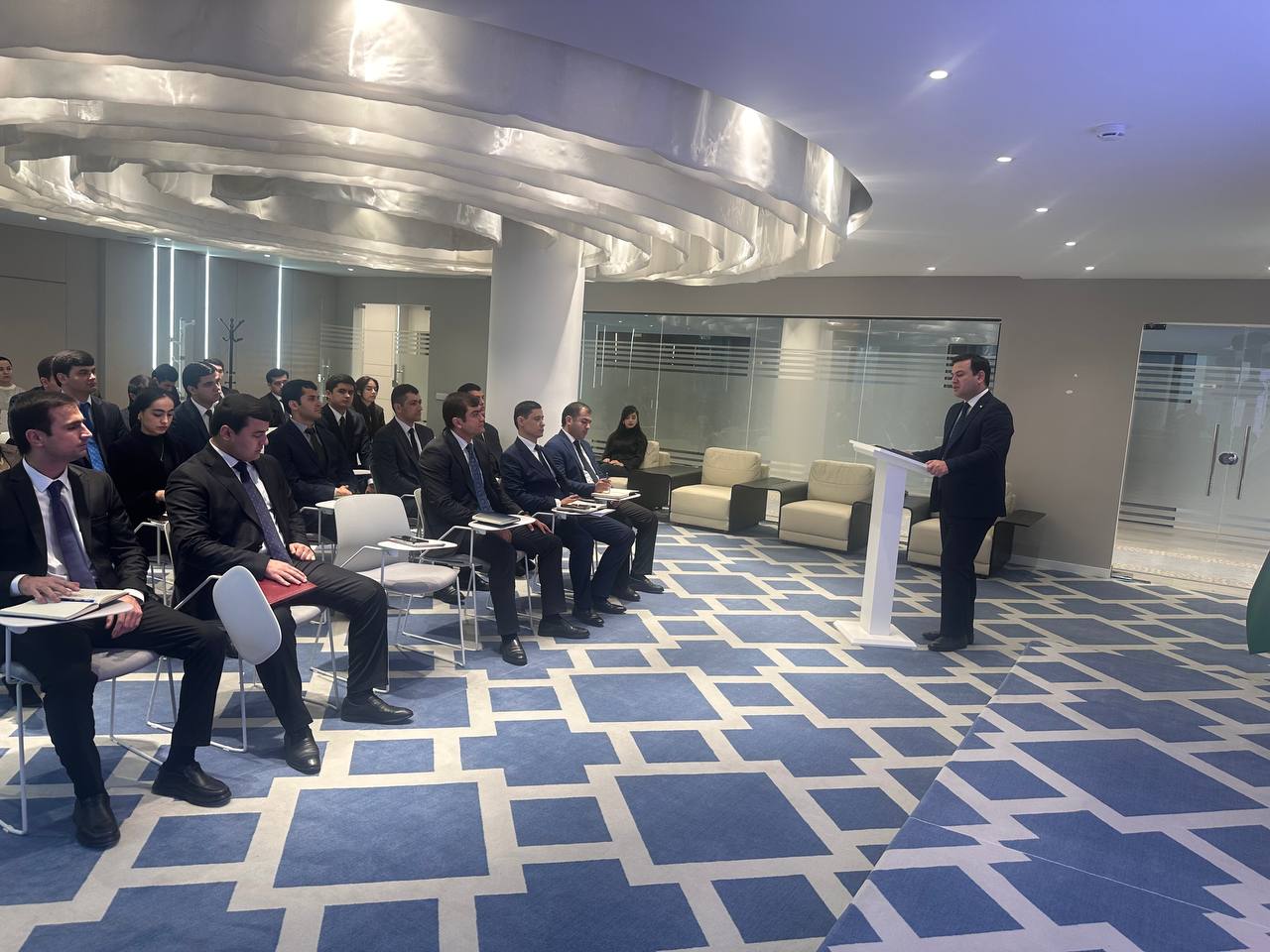 Ознакомление с Законом Республики Таджикистан «О противодействии коррупции» и «Государственной стратегии противодействия коррупции в Республике Таджикистан на период до 2030 года».