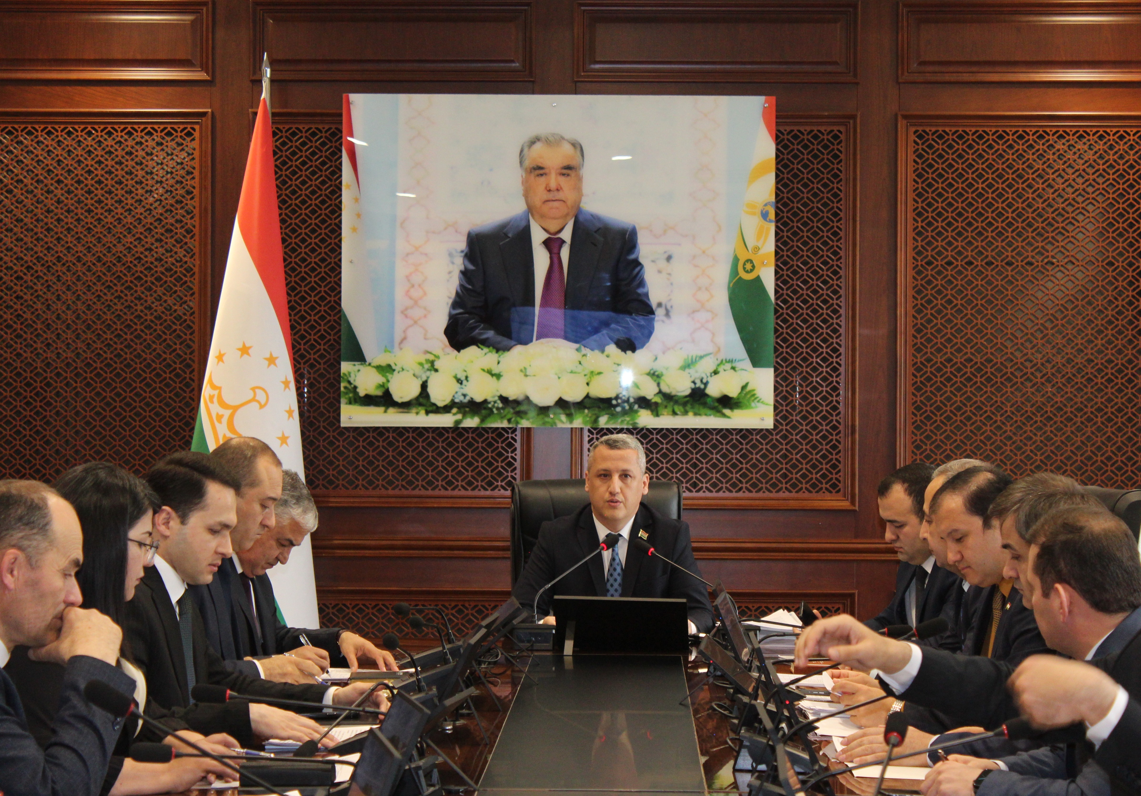 Баргузории ҷаласаи навбатӣ оид ба муаррифӣ ва баррасии дурнамои нишондиҳандаҳои асосии рушди иҷтимоию иқтисодии Вилояти Мухтори Кӯҳистони Бадахшон, шаҳрҳои Душанбе, Турсунзода, Ҳисор ва ноҳияи Рӯдакӣ дар соли 2027 ва параметрҳои асосии он барои солҳои 2028-2029