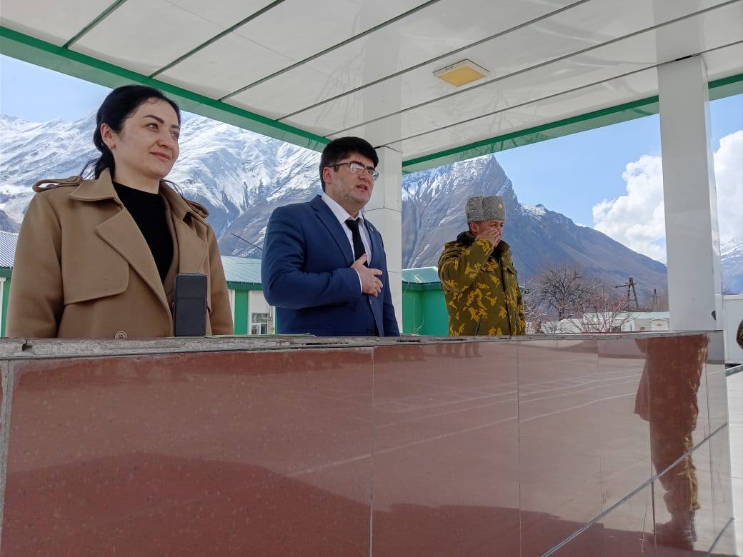 МУЛОҚОТ БО АФСАРОНУ САРБОЗОН