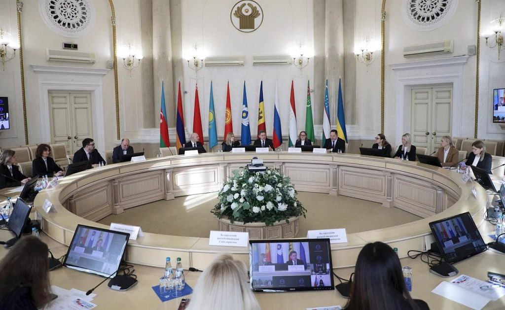 Иштироки муовини якуми вазири адлия Ҳакимзода А.Қ.  дар мизи мудаввари байналмилалӣ дар мавзӯи «Дар бораи нақши вазоратҳои адлия дар ташаккул ва татбиқи сиёсати ҳуқуқӣ дар давлатҳои иштирокчиёни ИДМ»