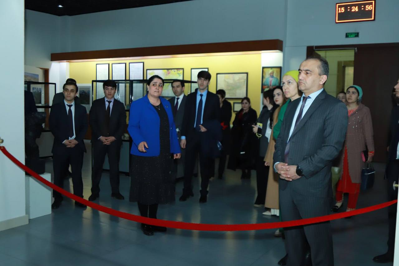 Боздиди кормандони вазорати адлия аз Осорхонаи миллӣ