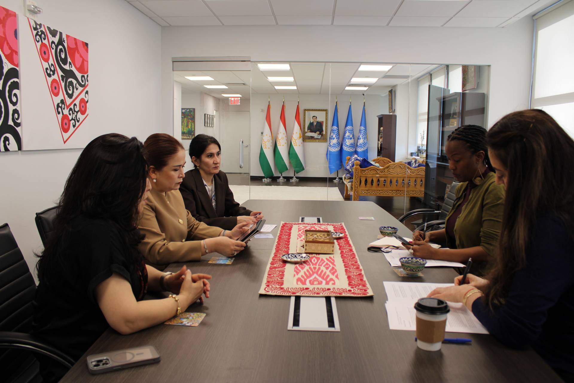 Мулоқот бо роҳбари Котиботи Бунёди занонбарои сулҳ ва кӯмаки башардӯстона (WPHF)