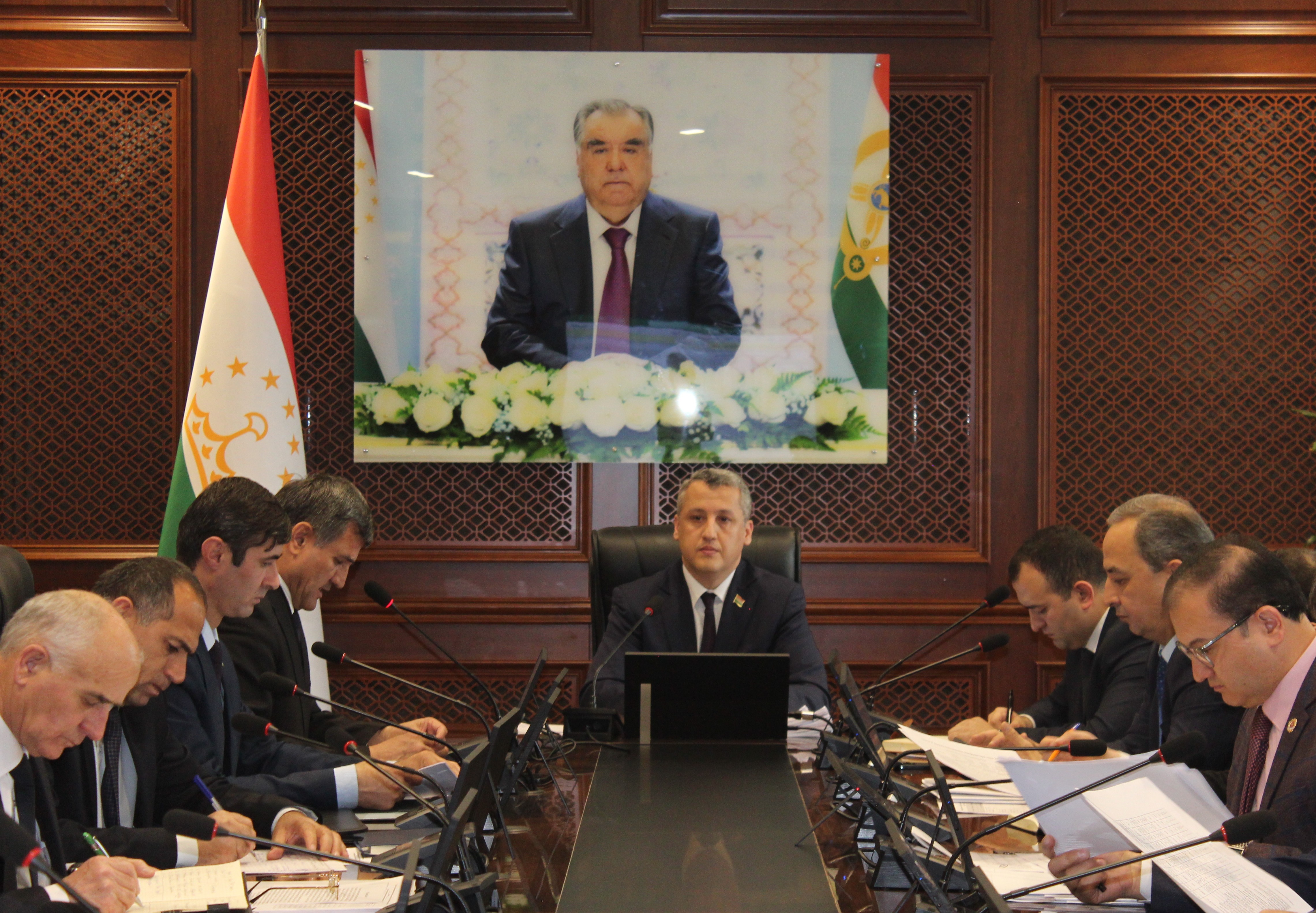 Начало деятельности Рабочей группы по представлению и рассмотрению прогнозных показателей социально-экономического развития городов и районов республики на 2027 год и их основных параметров на 2028–2029 годы в Министерстве экономического развития и торговли