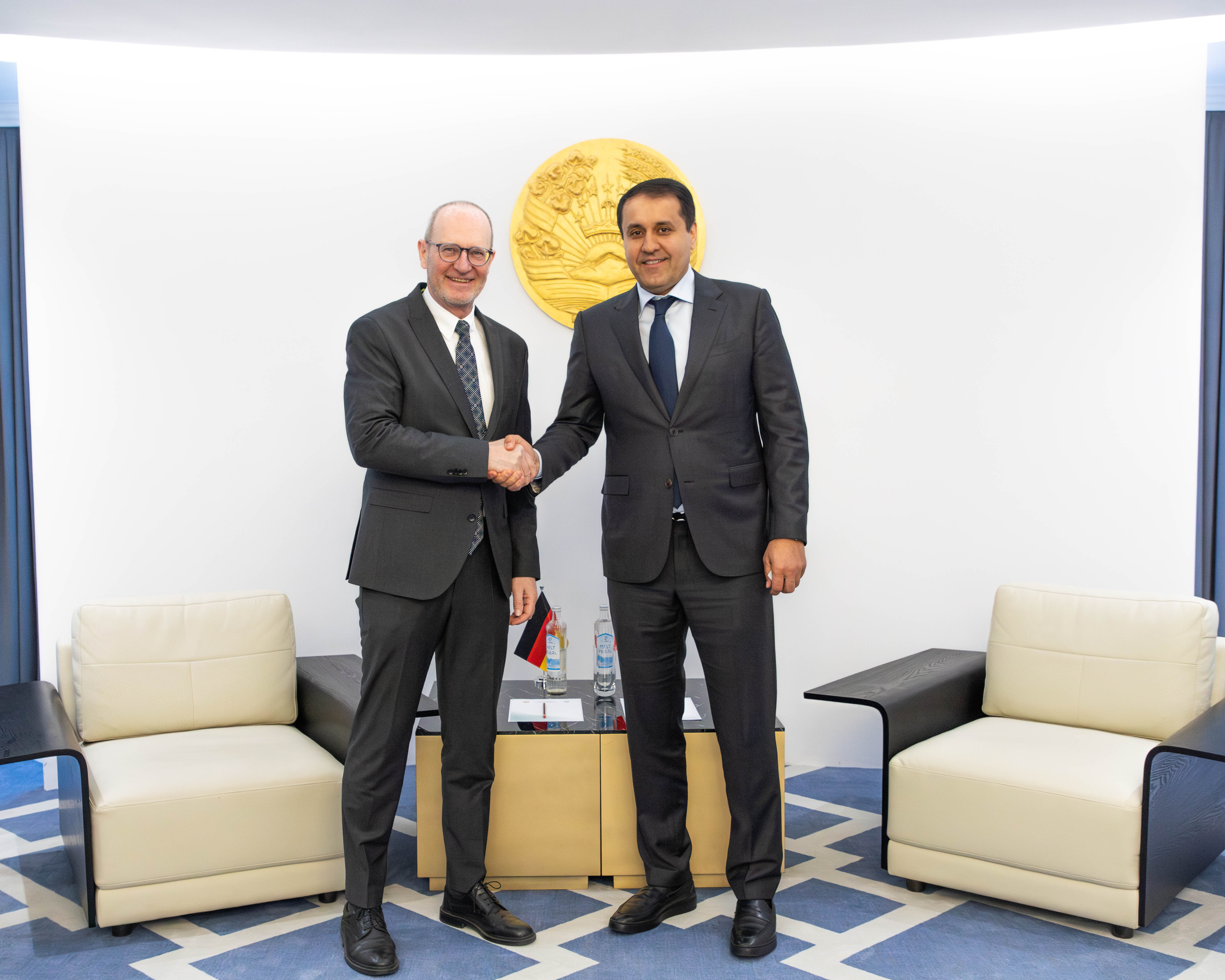 Встреча Директора Агентства инноваций и цифровых технологий с Чрезвычайным и Полномочным Послом Германии в Республике Таджикистан Йорком Шуграфом