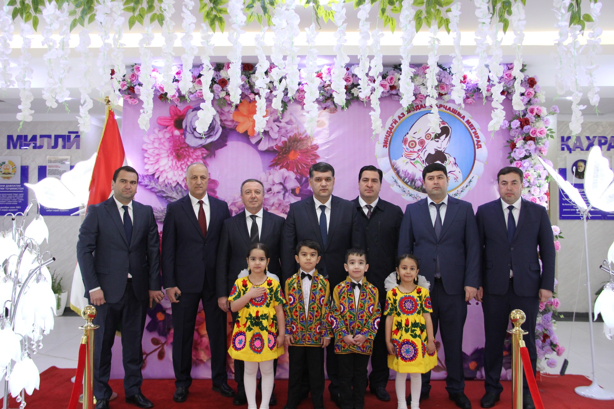 АКСҲОИ ХОТИРАВӢ АЗ ҲАМОИШИ ИДОНА БА ИФТИХОРИ “РӮЗИ МОДАР” ДАР НОҲИЯИ ИСМОИЛИ СОМОНӢ