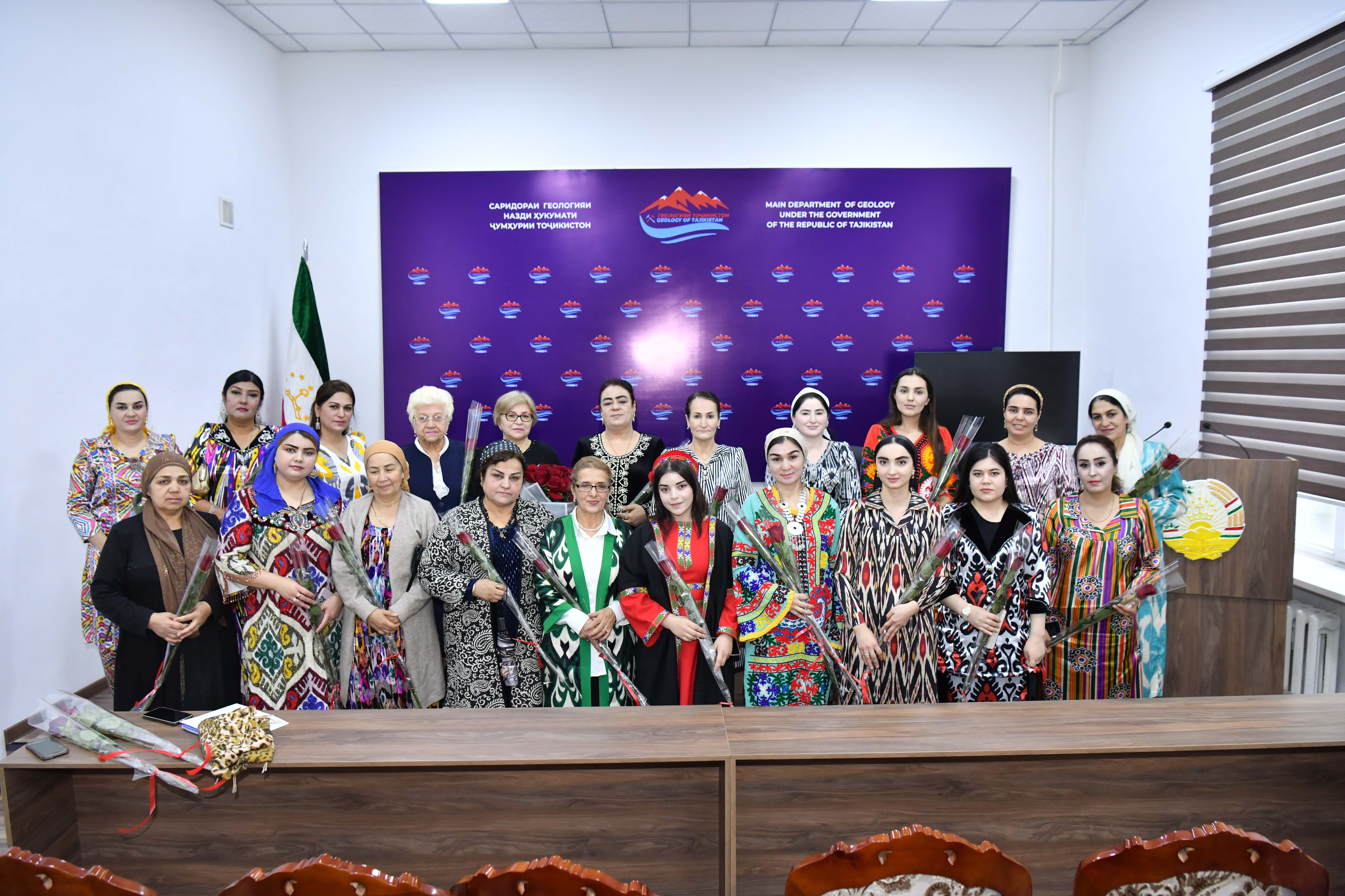 ТАҶЛИЛИ БОШУКӮҲИ РӮЗИ МОДАР ДАР САРИДОРАИ ГЕОЛОГИЯ