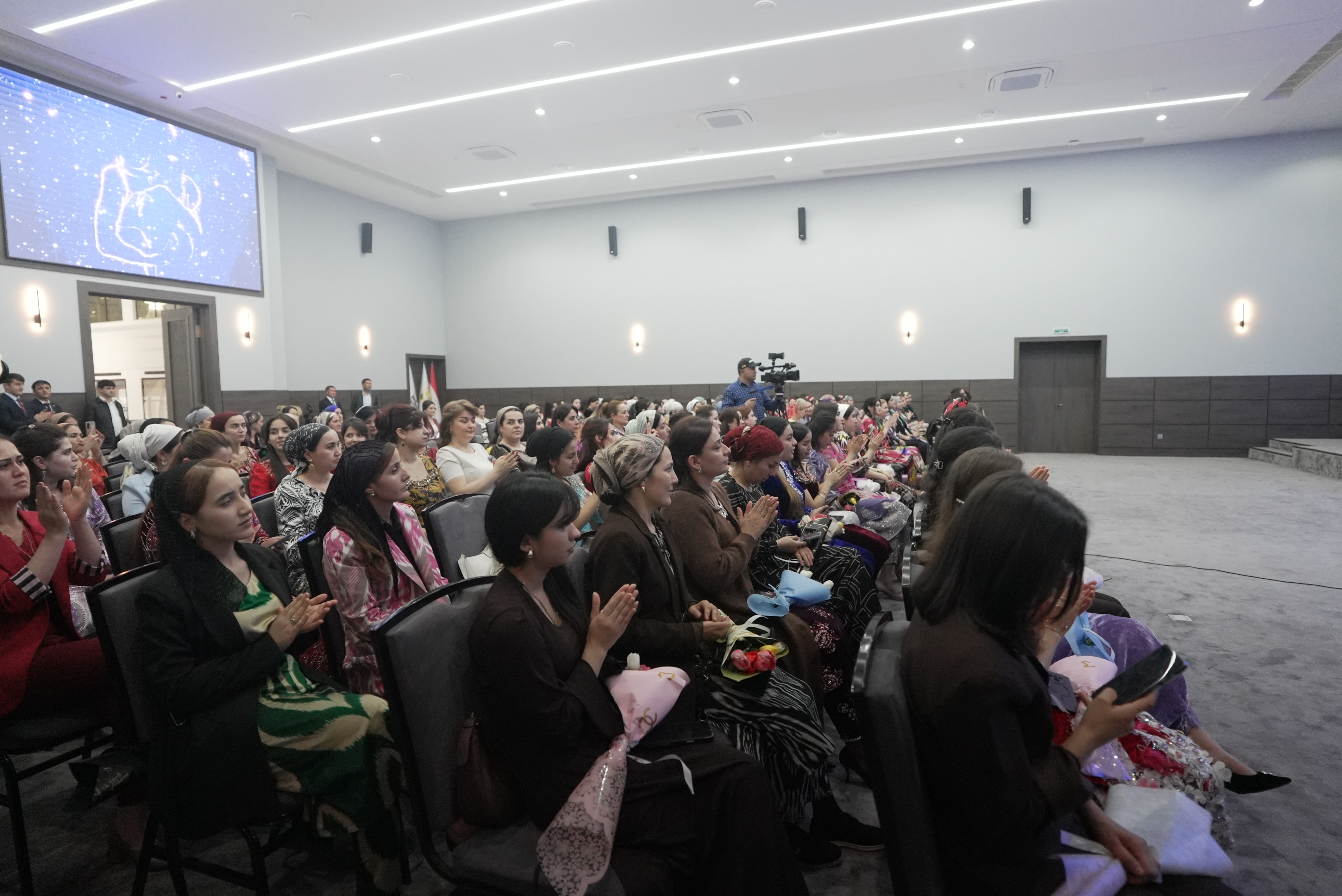 Культурно-развлекательное мероприятие, посвящённое Дню матери.