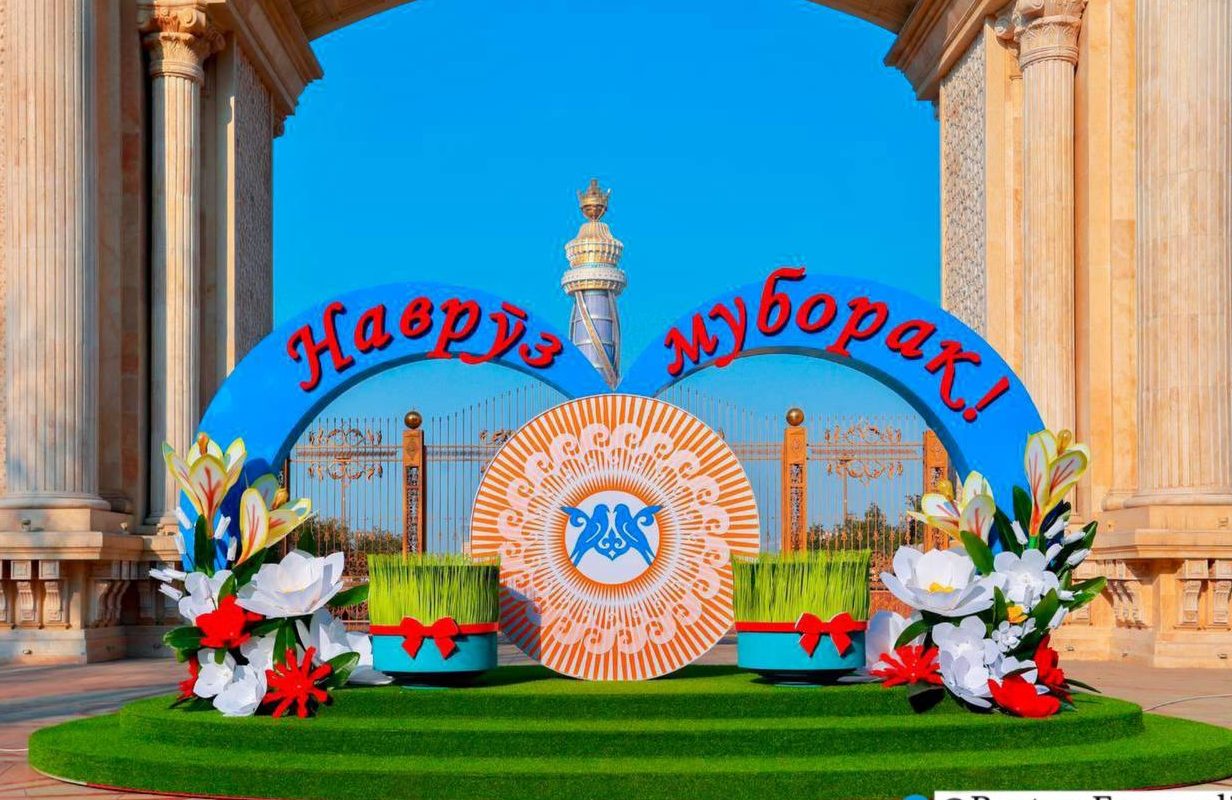 ИСТИҚБОЛИ ҶАШНИ НАВРӮЗ ДАР КУМИТАИ ХОҶАГИИ МАНЗИЛИЮ КОММУНАЛИИ НАЗДИ ҲУКУМАТИ ҶУМҲУРИИ ТОҶИКИСТОН