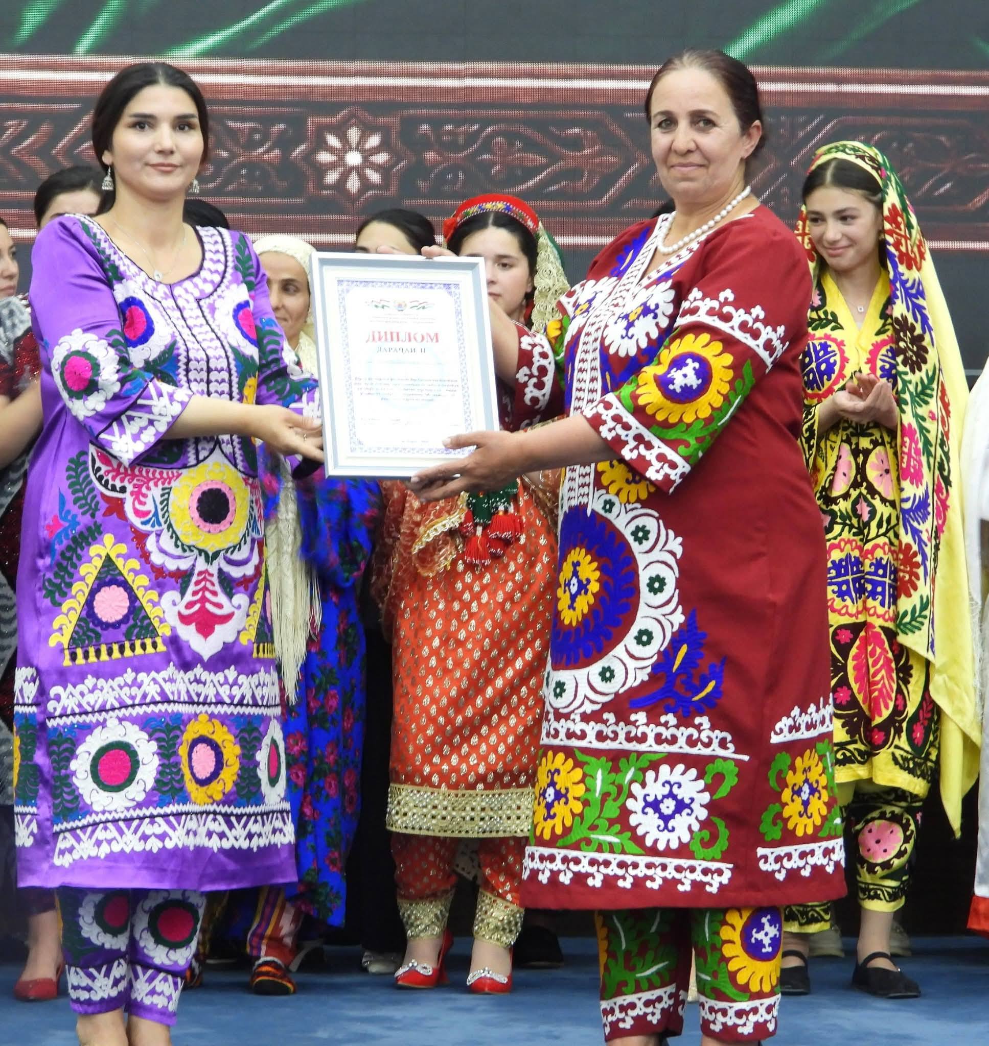 "ЯК МАТОВУ САД РАНГ". Баргузории озмуни ҷумҳуриявӣ дар Вилояти Мухтори Кӯҳистони Бадахшон