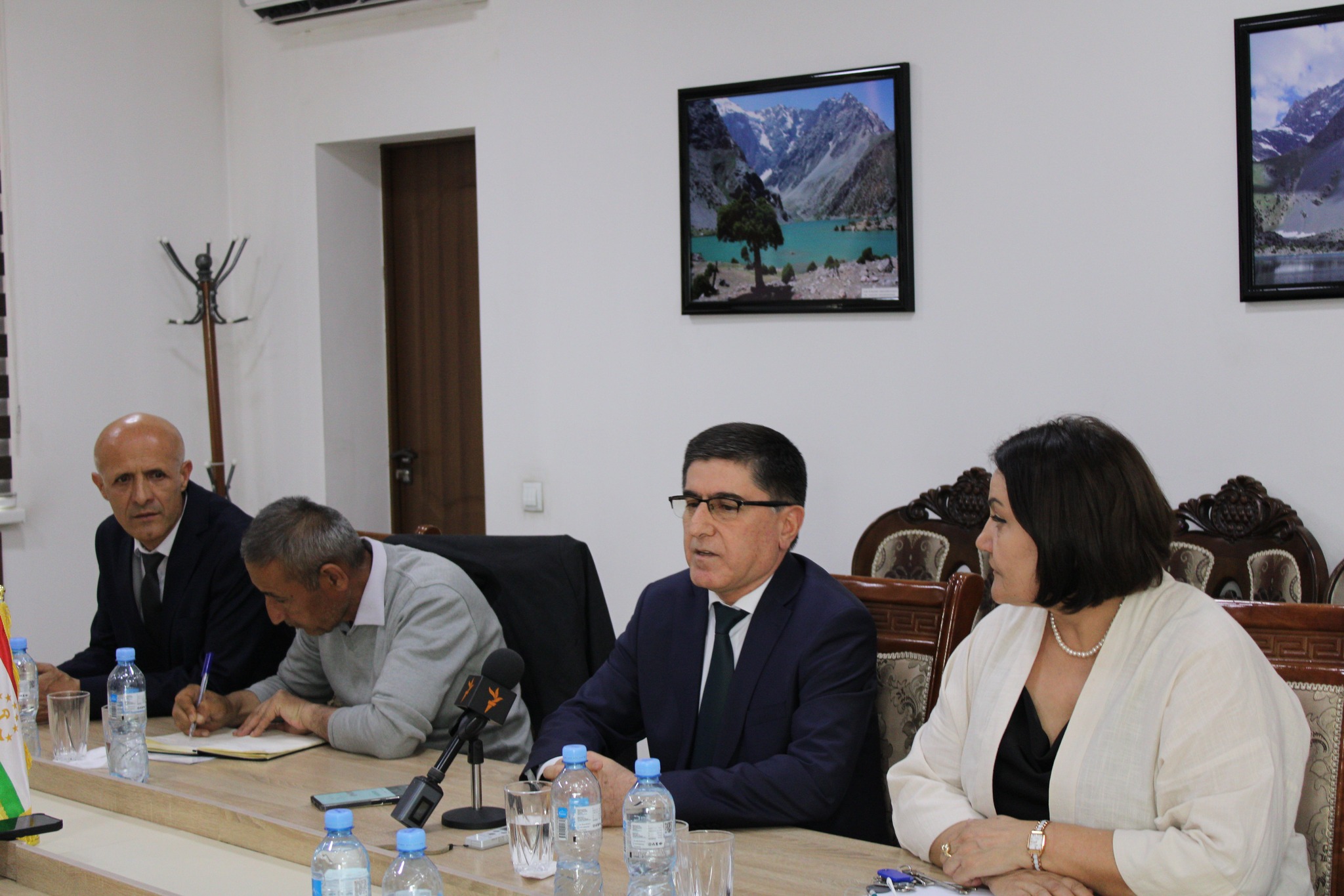 Круглый стол с представителями средств массовой информации по вопросу загрязнения атмосферного воздуха в Республике Таджикистан