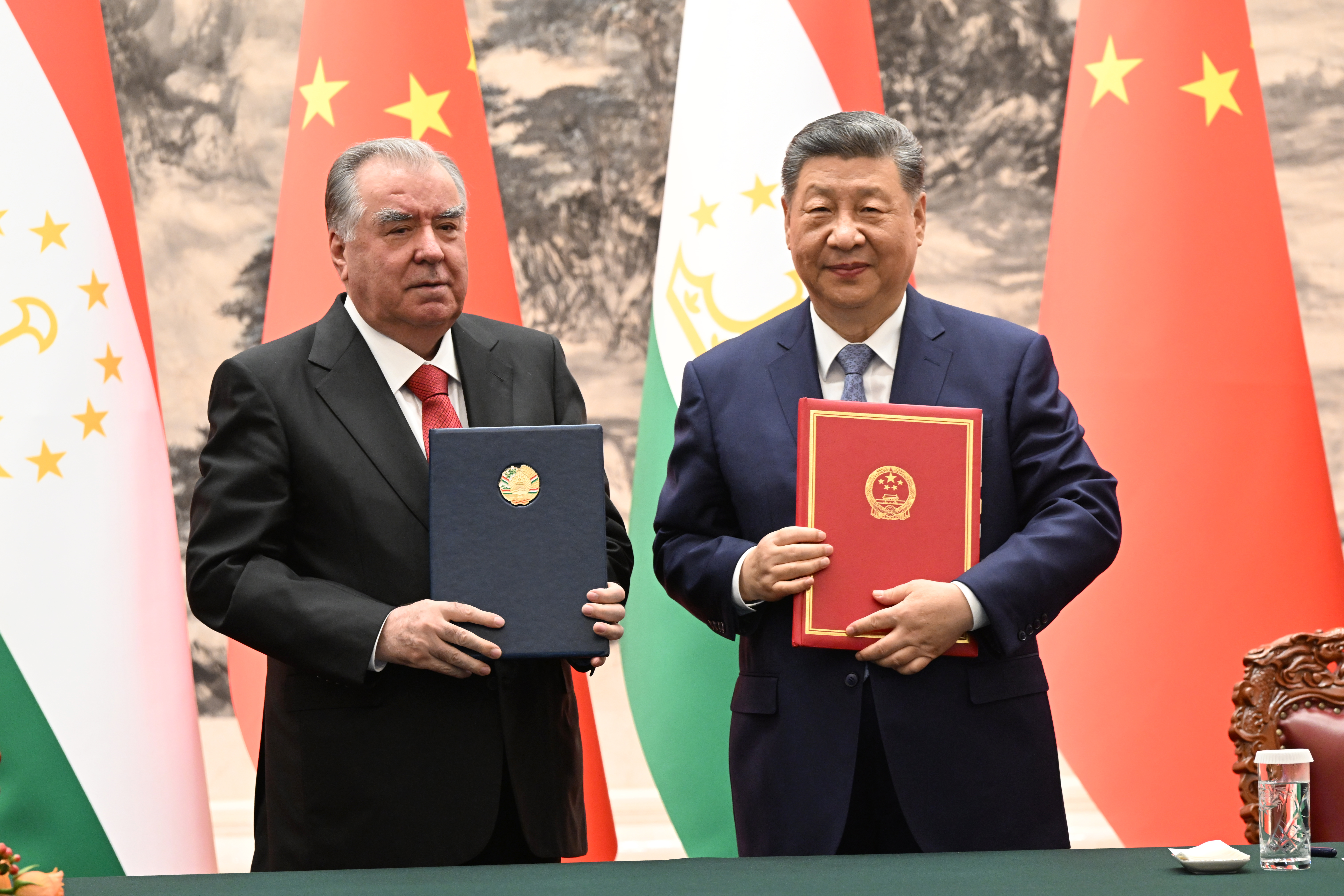 Expanding cooperation: On the sidelines of the State visit of the Leader of the Nation to the People’s Republic of China, two new cooperation documents in the field of export were signed