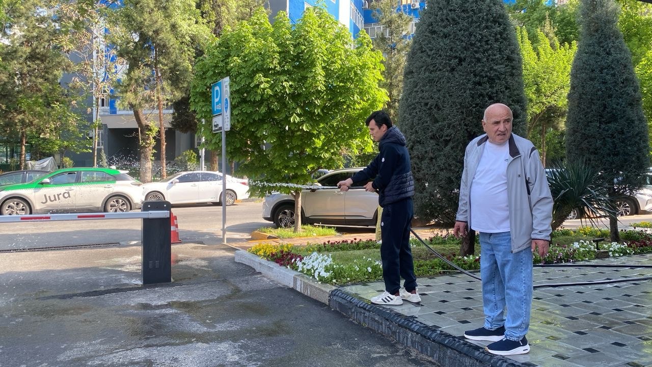 Субботник в Агентстве по государственным закупкам товаров, работ и услуг при Правительстве Республики Таджикистан