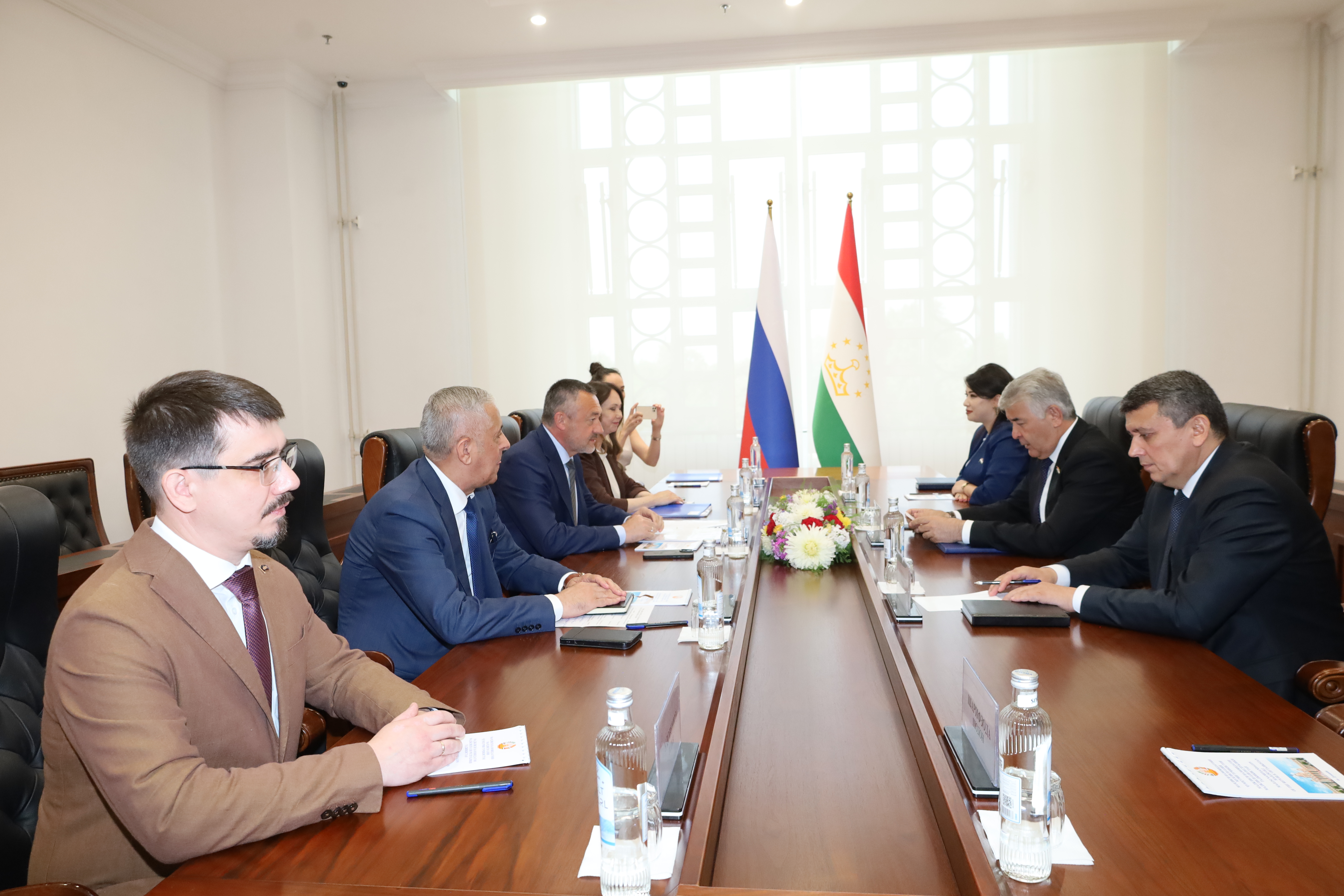 Mahmadshoh Gulzoda meets Victor Pinskiy