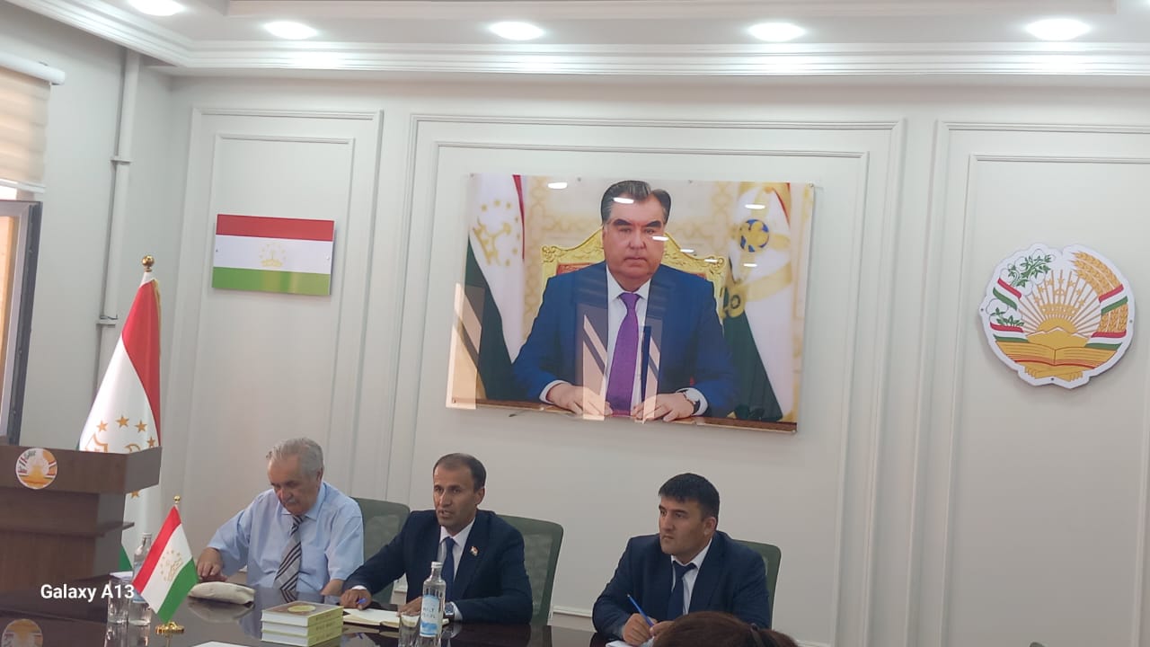 Баргузор намудани семинари омузишӣ дар Мақомоти иҷроияи ҳокимияти давлатии Вилояти Мухтори Кӯҳистони Бадахшон.