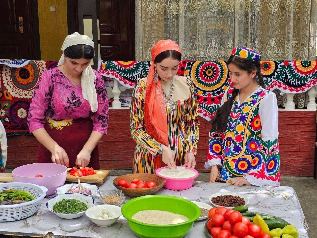 Гардиши хона ба хона ва баланд бардоштани маърифати ҷавондухтарон дар корҳои хонадорӣ, тозакорӣ ва аз худ намудани ҳунарҳои мардумӣ