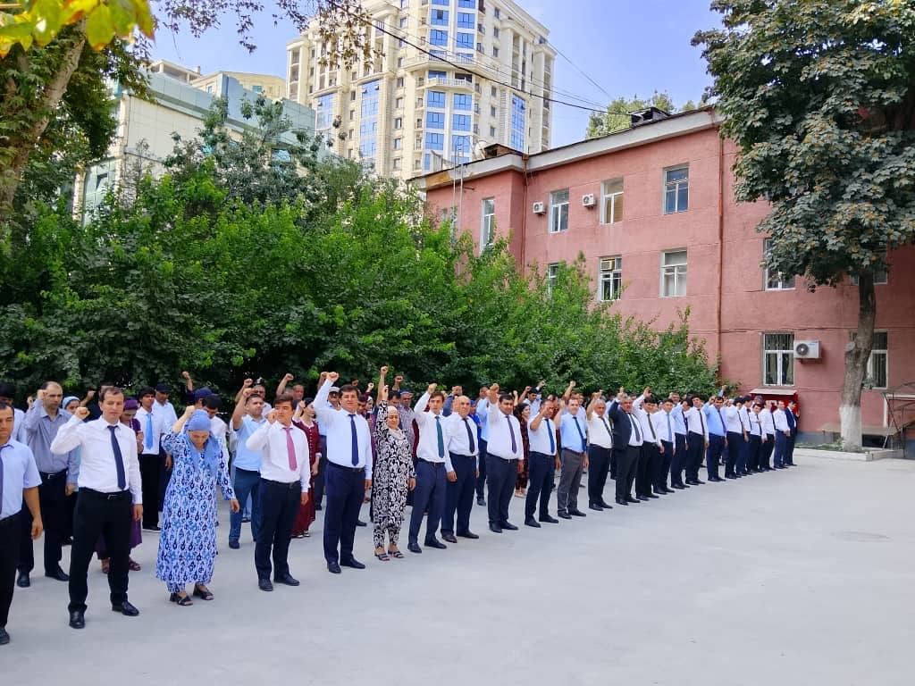 PREPARATION OF THE EMPLOYEES OF THE COMMITTEE FOR FOOD SECURITY UNDER THE GOVERNMENT OF THE REPUBLIC OF TAJIKISTAN TO PARTICIPATE IN THE FESTIVE MARCH DEDICATED TO THE 35TH ANNIVERSARY OF STATE INDEPENDENCE OF THE REPUBLIC OF TAJIKISTAN