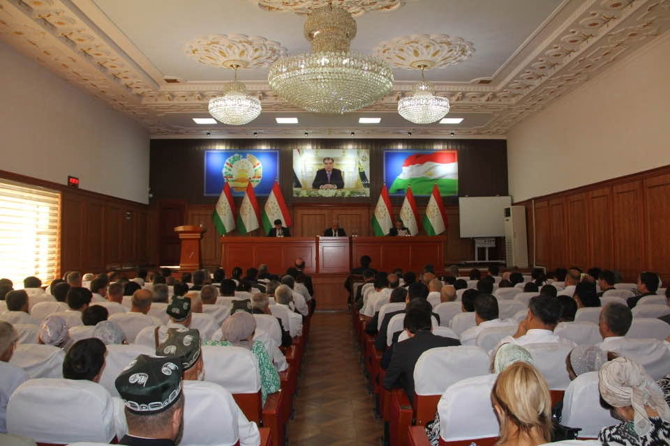 ИШТИРОКИ НАМОЯНДАИ ҲУКУМАТИ ҶУМҲУРИИ ТОҶИКИСТОН ДАР ШАҲРИ БОХТАР/РАИСИ КУМИТАИ РУШДИ МАҲАЛ ДАР ҶАЛАСАИ ҶАМЪБАСТИИ НАТИҶАҲОИ РУШДИ ИҶТИМОИЮ ИҚТИСОДИИ ШАҲРИ БОХТАР ДАР НИМСОЛАИ ЯКУМИ СОЛИ 2026